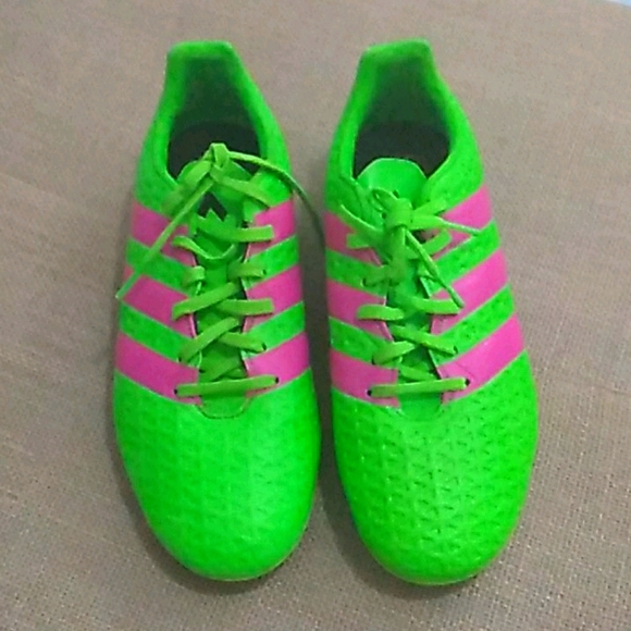 Soccer cleats by Adidas - Picture 1 of 5